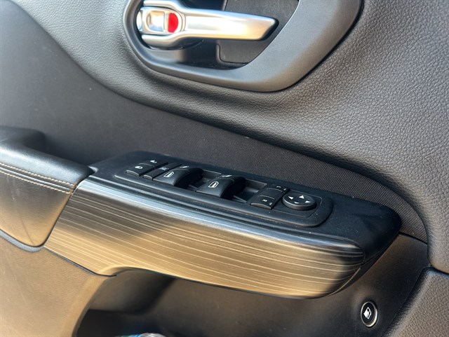 Jeep Cherokee photo 15