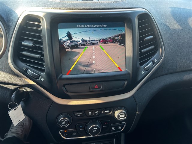 Jeep Cherokee photo 7