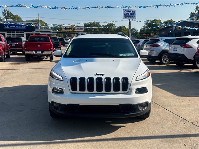 Jeep Cherokee photo 2