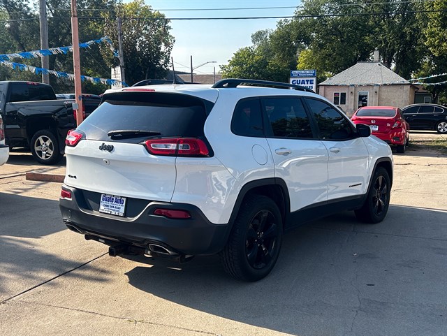 Jeep Cherokee photo 13