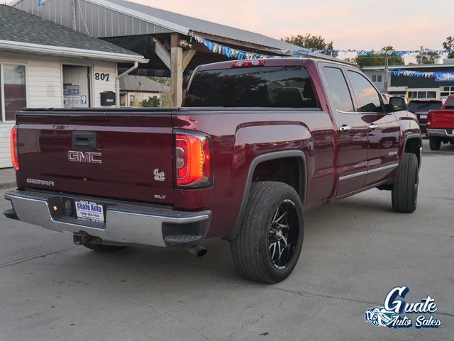 GMC Sierra photo 13