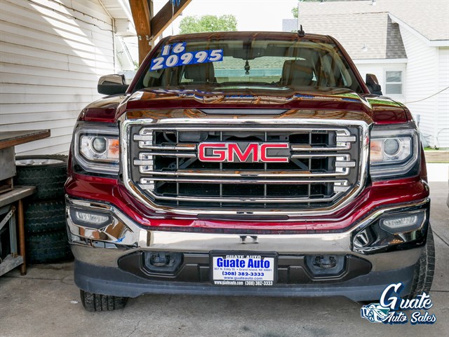 GMC Sierra photo 2