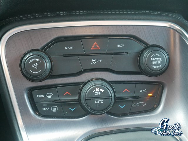 Dodge Challenger photo 9