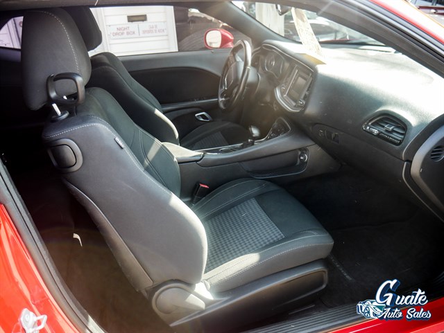 Dodge Challenger photo 14