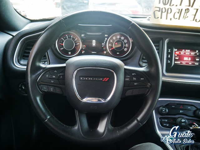 Dodge Challenger photo 7