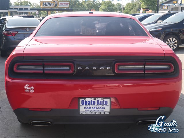 Dodge Challenger photo 11
