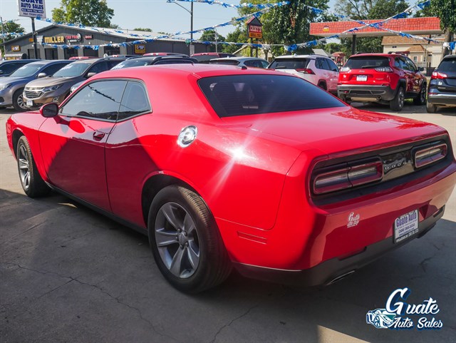 Dodge Challenger photo 10