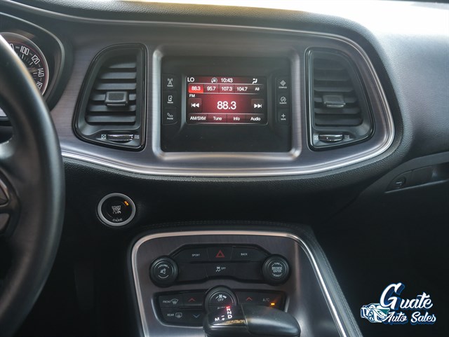 Dodge Challenger photo 8