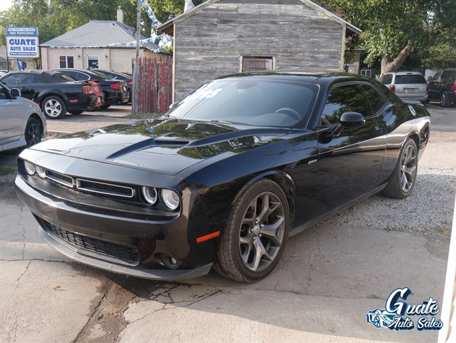 Dodge Challenger photo 3