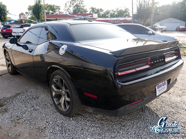 Dodge Challenger photo 9