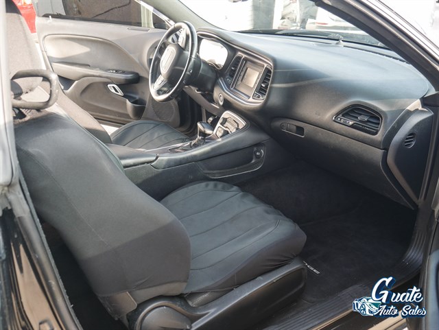 Dodge Challenger photo 12