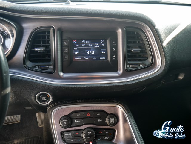 Dodge Challenger photo 8