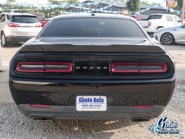 Dodge Challenger photo 10