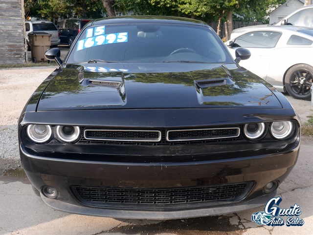 Dodge Challenger photo 2