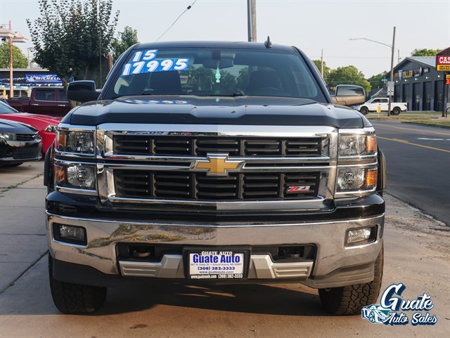 Chevrolet Silverado photo 2