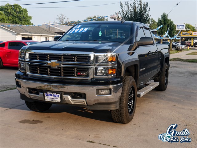 Chevrolet Silverado photo 3
