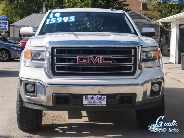 GMC Sierra photo 2
