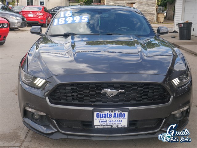 Ford Mustang photo 2