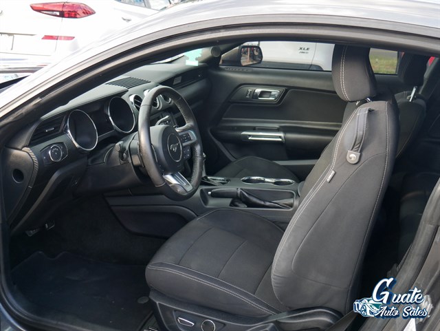 Ford Mustang photo 5