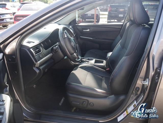 Toyota Camry photo 5