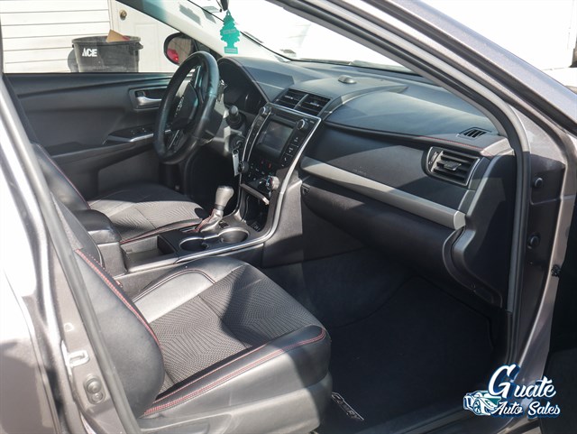 Toyota Camry photo 15