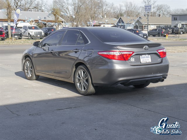 Toyota Camry photo 10