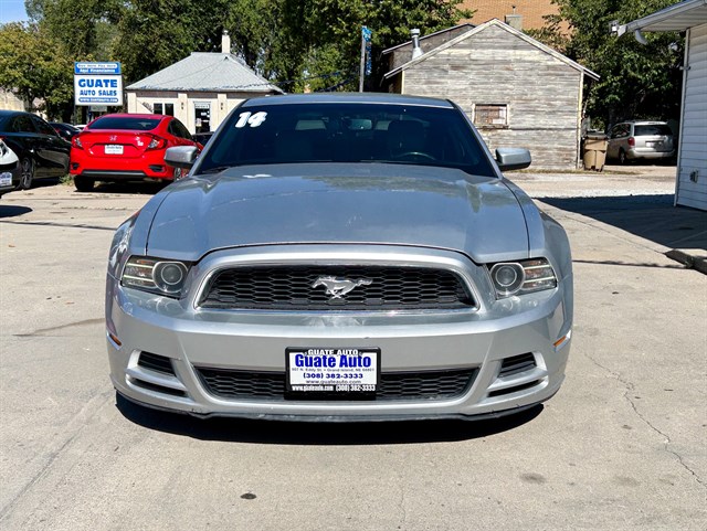 Ford Mustang photo 2