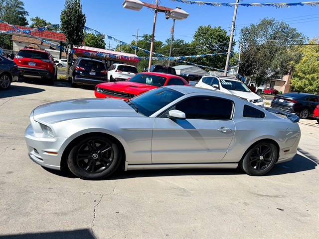 Ford Mustang photo 9