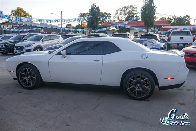 Dodge Challenger photo 4