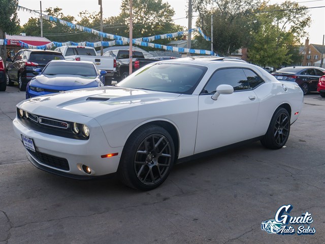 Dodge Challenger photo 3