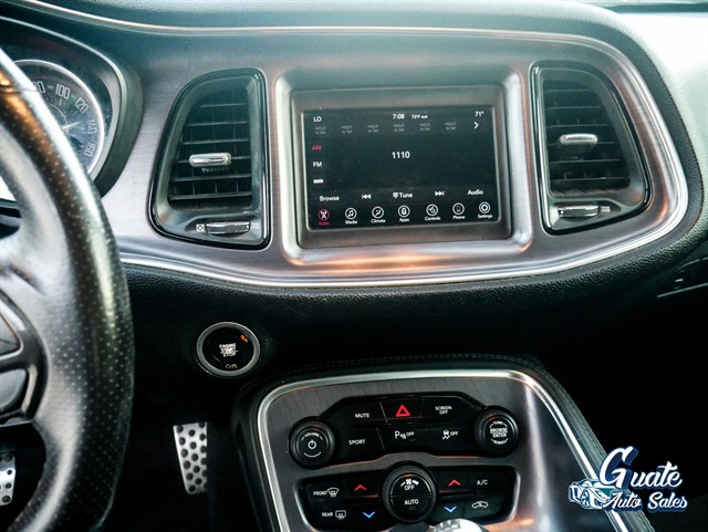 Dodge Challenger photo 8