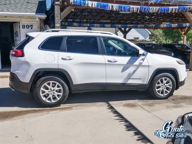 Jeep Cherokee photo 14