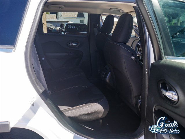 Jeep Cherokee photo 15