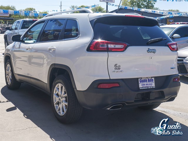 Jeep Cherokee photo 10