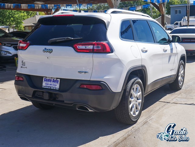 Jeep Cherokee photo 13