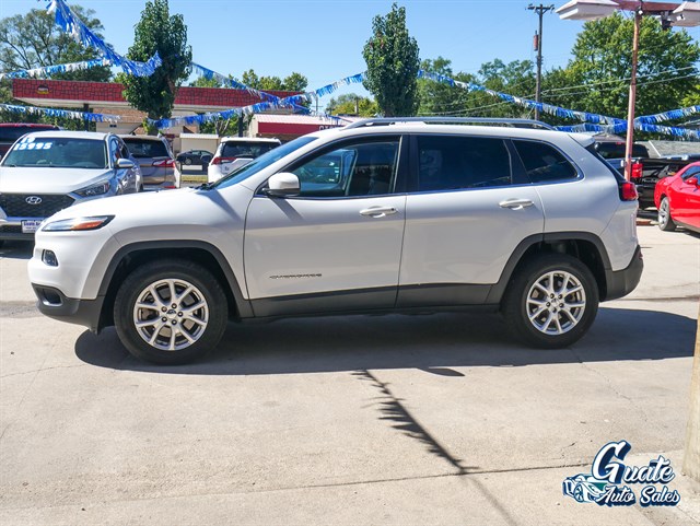 Jeep Cherokee photo 4