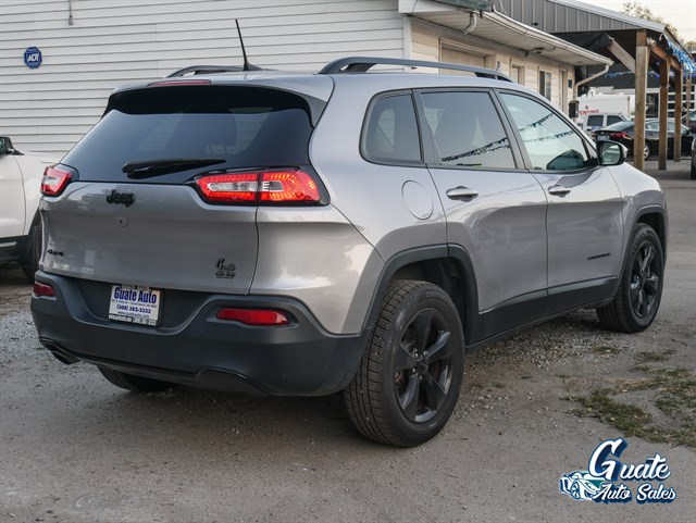 Jeep Cherokee photo 13