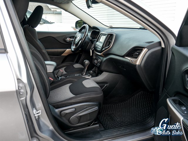 Jeep Cherokee photo 15