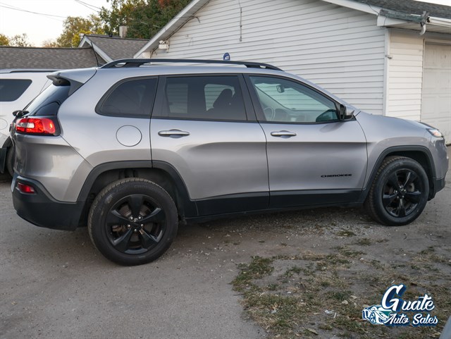 Jeep Cherokee photo 14