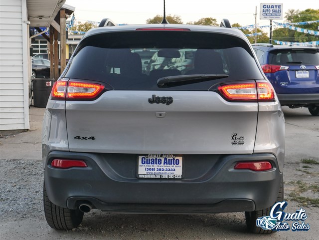 Jeep Cherokee photo 11