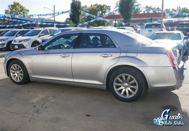 Chrysler 300 photo 4