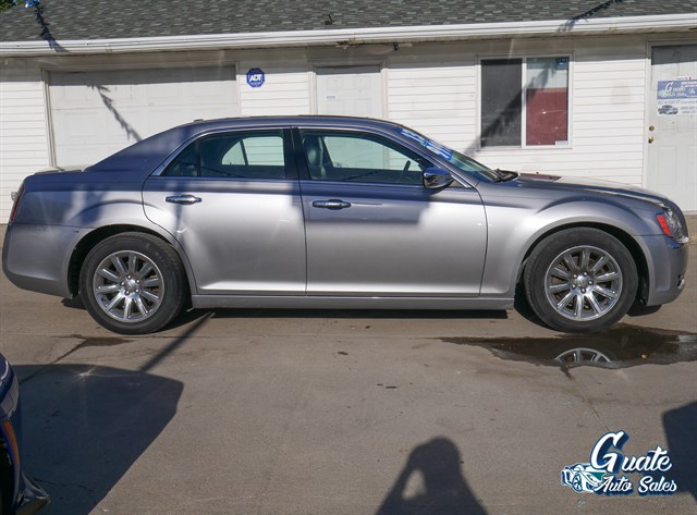 Chrysler 300 photo 14