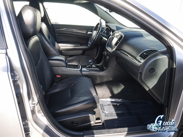 Chrysler 300 photo 16