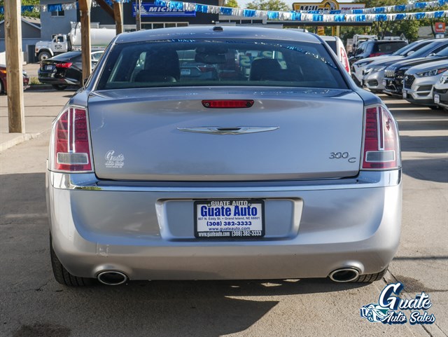 Chrysler 300 photo 12
