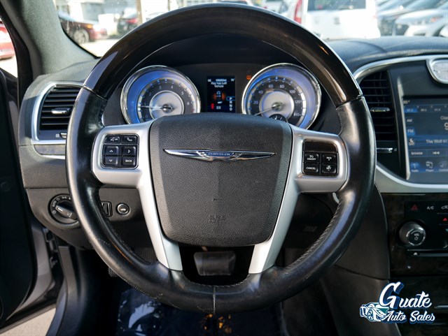Chrysler 300 photo 7