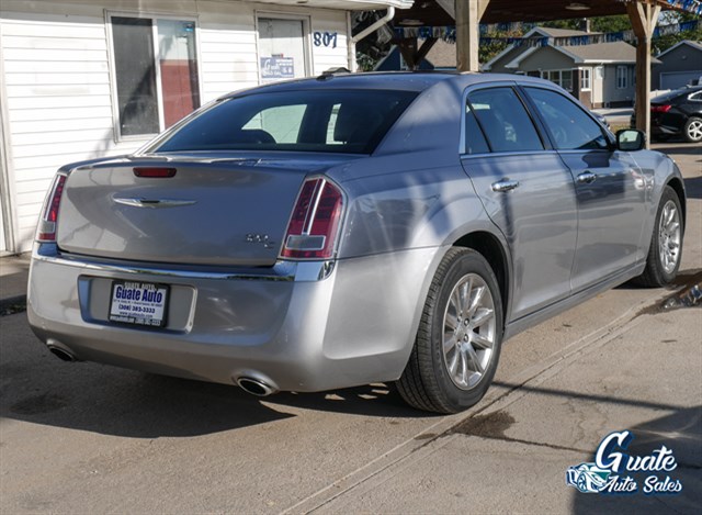 Chrysler 300 photo 13