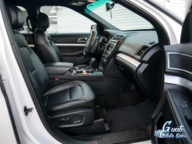Ford Explorer photo 17