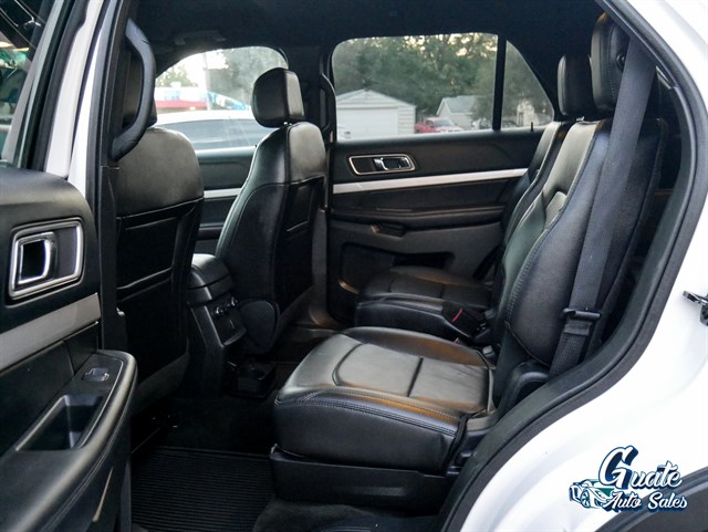 Ford Explorer photo 10