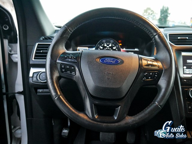Ford Explorer photo 6