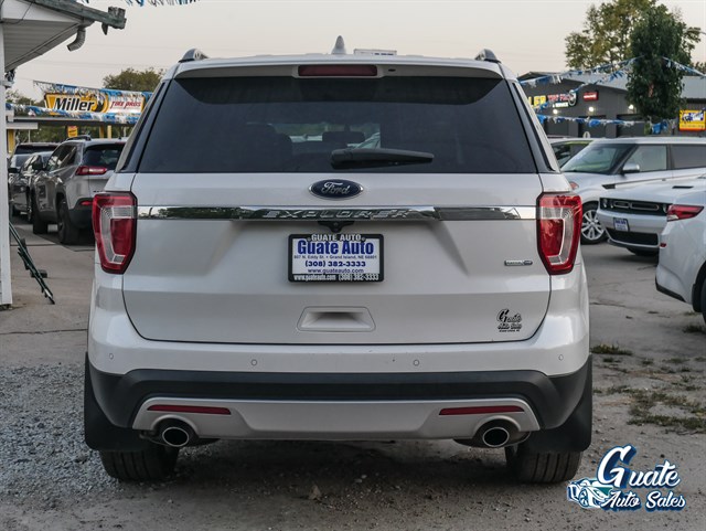 Ford Explorer photo 12